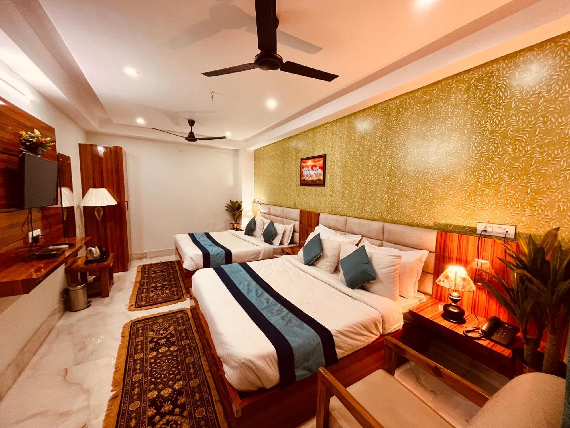 Hotel Golden Temple View By La Casa, Amritsar #Top Rated #Most Awarded #Swimming Pool #Prime Location #Luxury Rooms #Parking #Rooftop Cafe Exterior foto