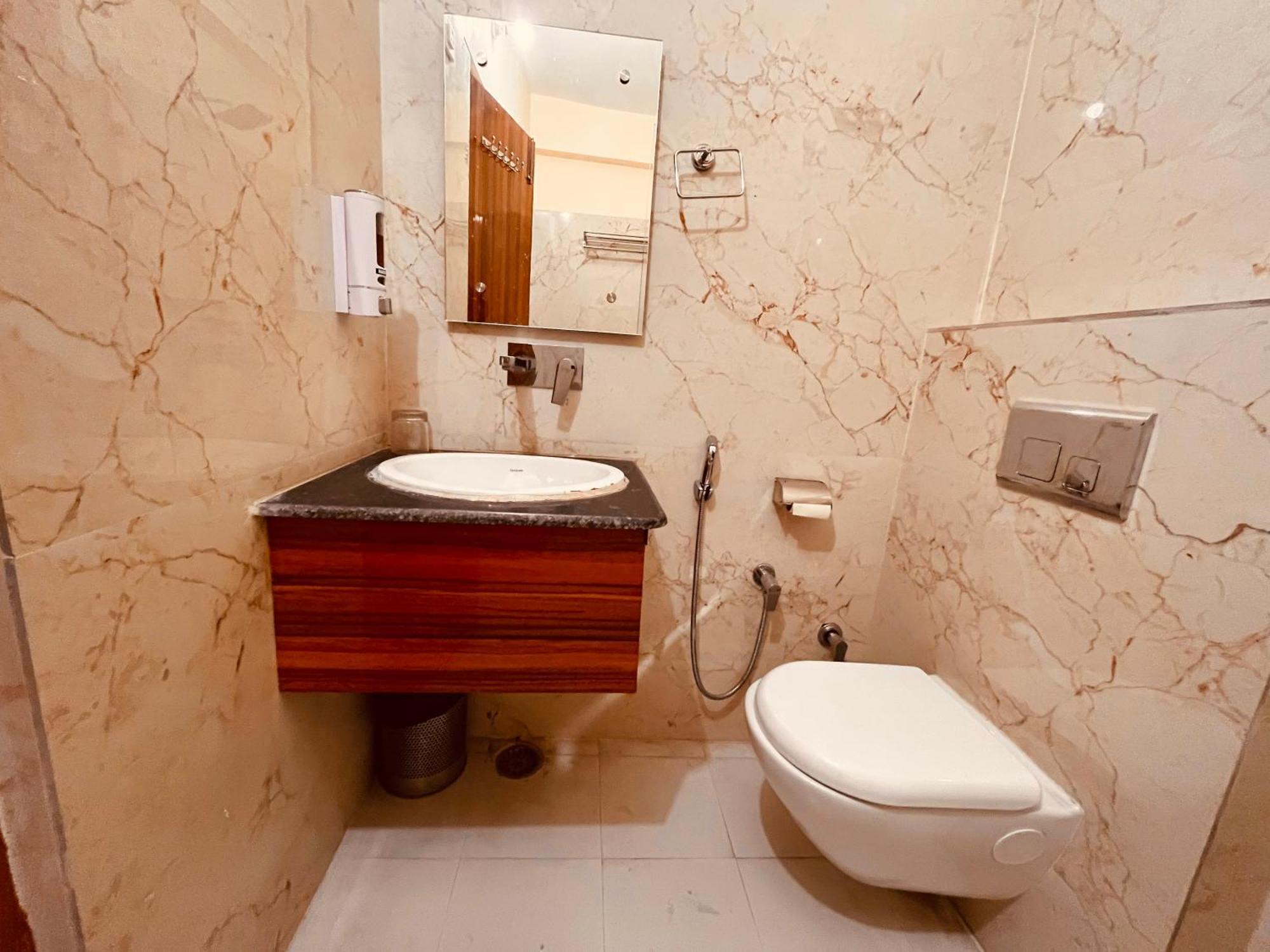 Hotel Golden Temple View By La Casa, Amritsar #Top Rated #Most Awarded #Swimming Pool #Prime Location #Luxury Rooms #Parking #Rooftop Cafe Exterior foto