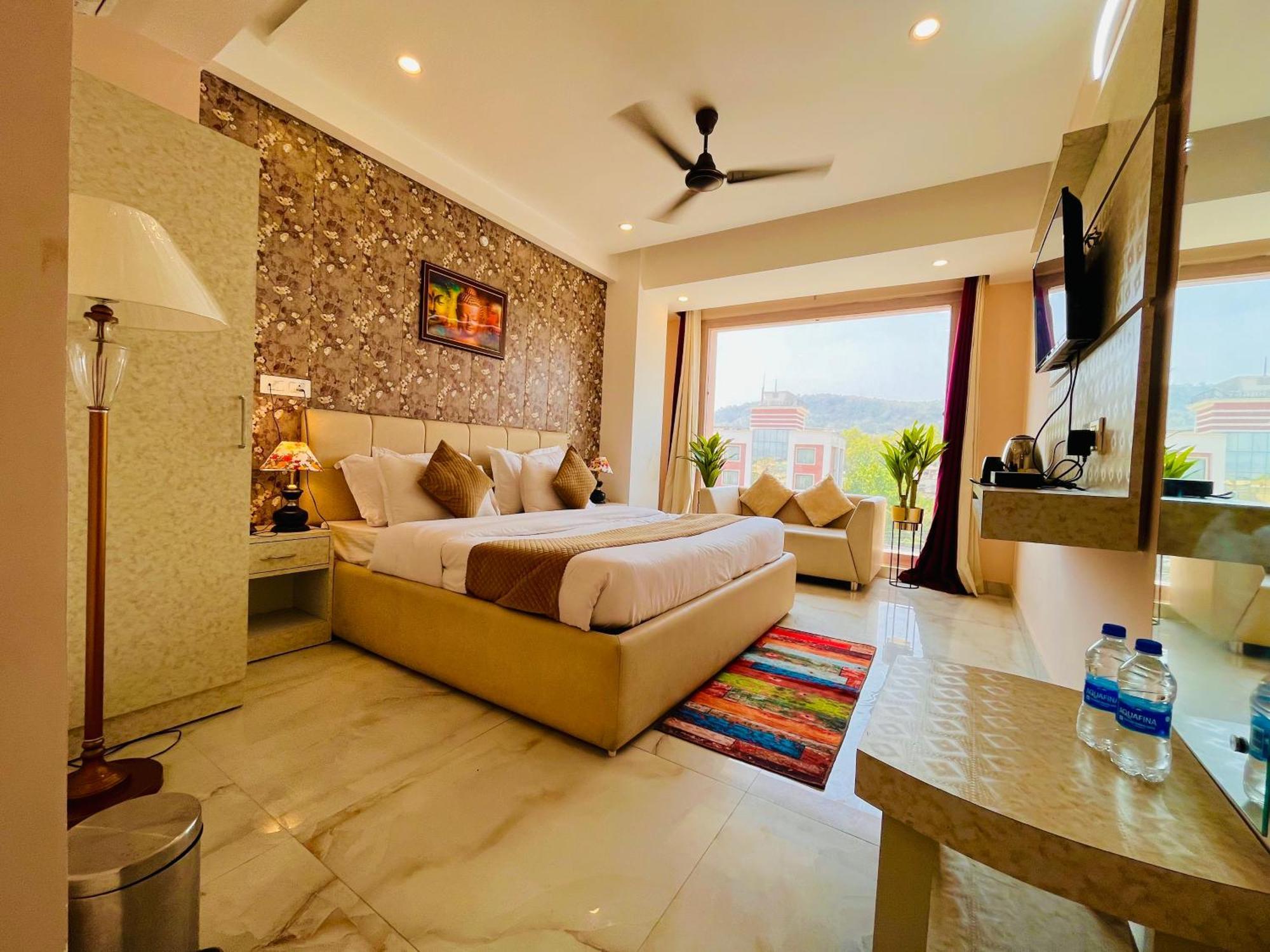 Hotel Golden Temple View By La Casa, Amritsar #Top Rated #Most Awarded #Swimming Pool #Prime Location #Luxury Rooms #Parking #Rooftop Cafe Exterior foto